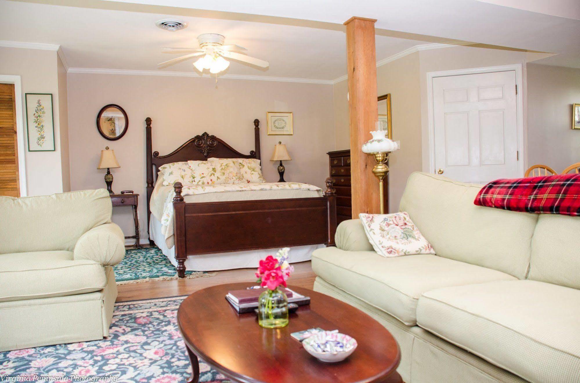 Marl Inn Bed And Breakfast Yorktown Exterior photo